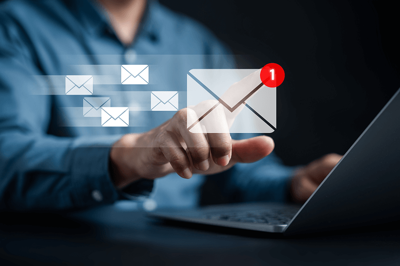 přes datovou  schránku